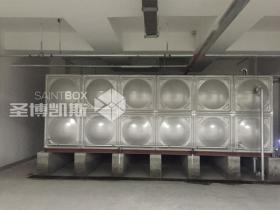 不銹鋼水箱公司直銷(xiāo)，多種規(guī)格可選，定制滿(mǎn)足您的需求！